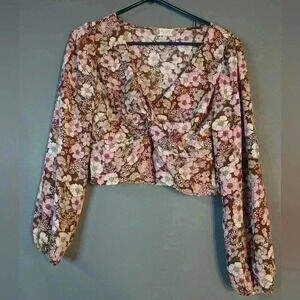 Altar'd state Long sleeve floral crop size medium